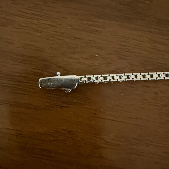 Aurate Sapphire Tennis Bracelet 6ct - Picture 4 of 5